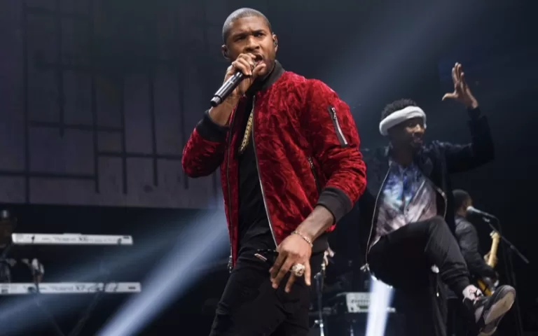 El cantante estadounidense Usher se presentará en el Super Bowl de 2024