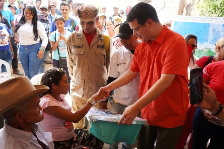 Alcalde Fuenmayor celebró octavo aniversario de los CLAP y desplegó del Plan Social Comunitario con el 1×10 del Buen Gobierno en Negro Primero