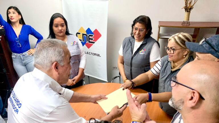 Luis Eduardo Martínez inscribió candidatura: “Haremos de Aragua referente de Latinoamerica”