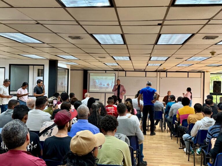 A casa llena fue presentado el proyecto de Ley del ejercicio del politólogo en la UBV