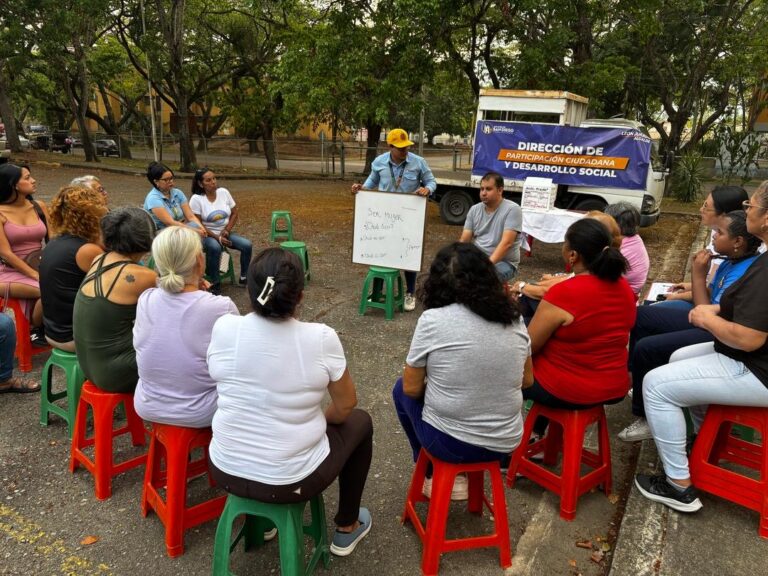 Programa social “Té entre mujeres” de la alcaldía de San Diego se desarrolla con éxito en el municipio