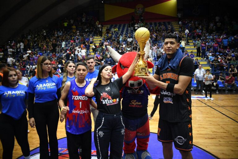 El Expreso arrolló a Toros y barrió la serie particular