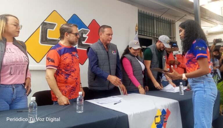 Emily Riera formalizó su inscripción como candidata del GPPSM por Juan José Mora