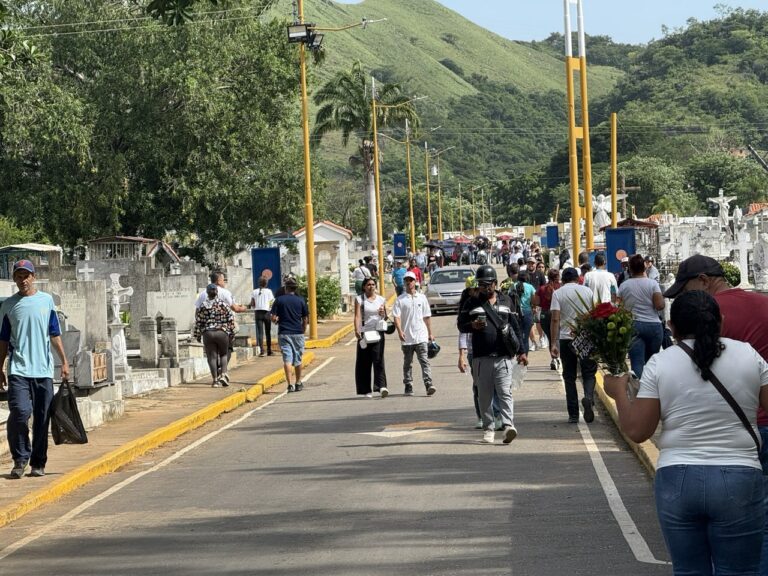 Equipos de la Alcaldía desplegados en Jornada Especial de Atención en el Cementerio Municipal de Valencia