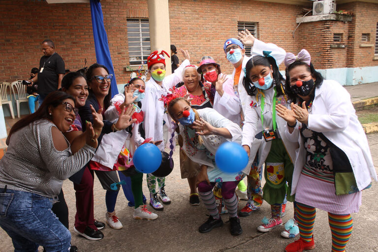 Más de 60 voluntarios participaron en jornada de donación en la CHET
