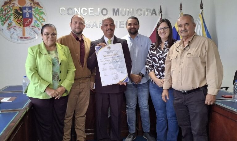 Concejo Municipal de San Diego conmemoró 15 años de FUNVIVE