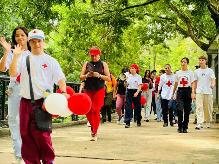 Cruz Roja Valencia impulsa la donación voluntaria de sangre con exitosa caminata