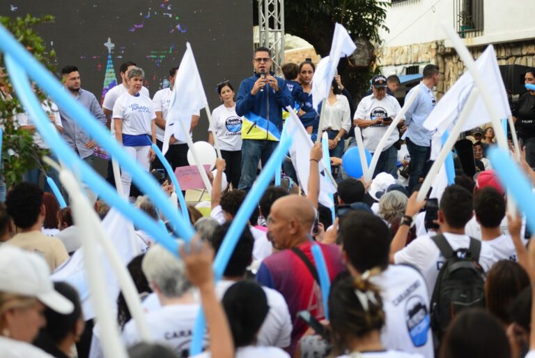 Con una masiva concentración de vecinos León Jurado Laurentín arrancó campaña para la reelección por San Diego Sí