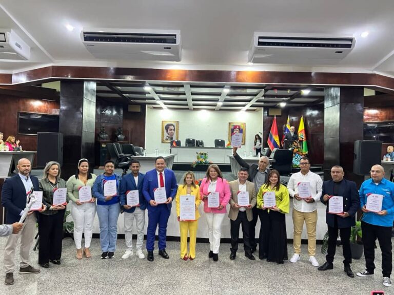 Concejo Municipal Bolivariano de Valencia celebra 204 Aniversario con Sesión Especial