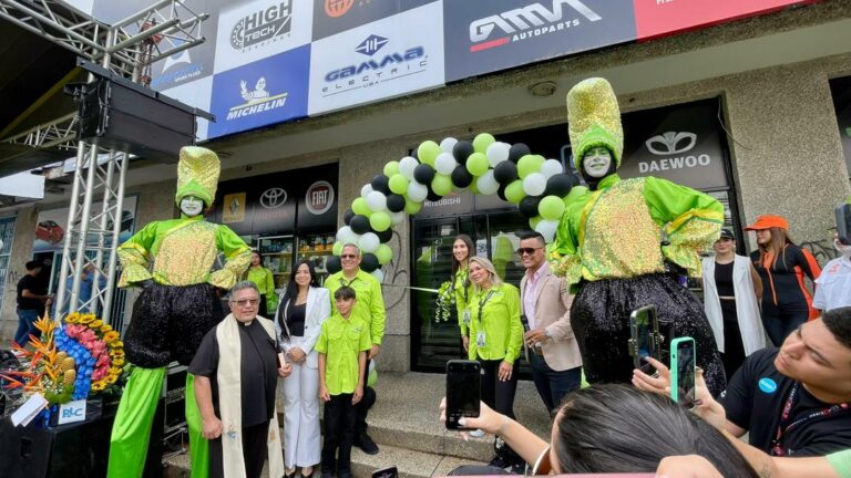 Chevecars reinauguró sus espacios en el marco de su treinta aniversario