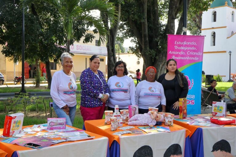 Madres de Naguanagua participaron en el “Amamantamiento público”