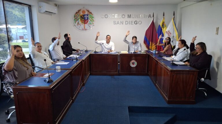 Concejo Municipal de San Diego  otorgó bonificación especial del Día del Funcionario Público