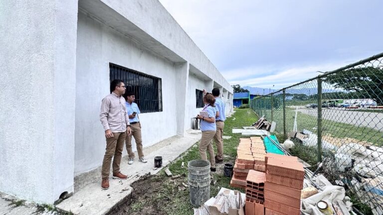 El alcalde León Jurado supervisa trabajos de ampliación y rehabilitación de La Casa de Arte y Oficio