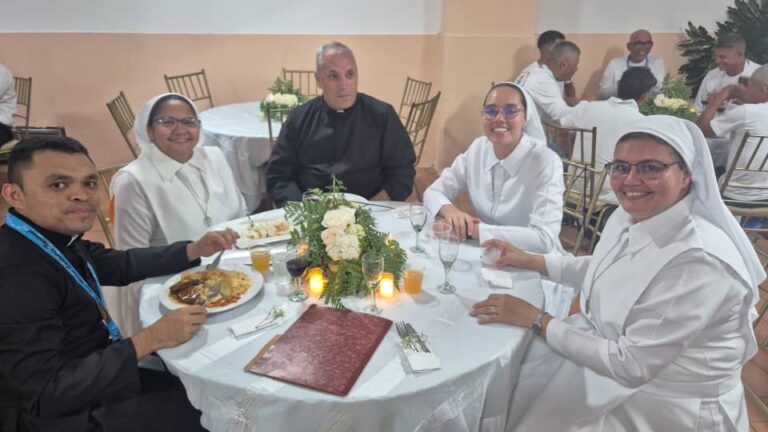 Cientos de sacerdotes y religiosas se unen en Guanare para celebrar a la Virgen de Coromoto