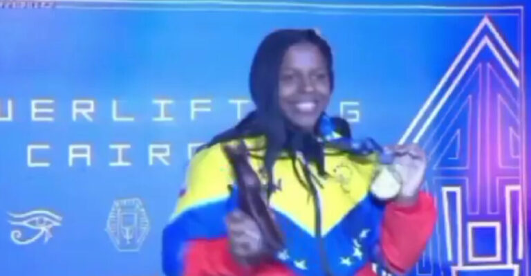 Venezolana Clara Fuentes se corona campeona mundial de Parapowerlifting en El Cairo