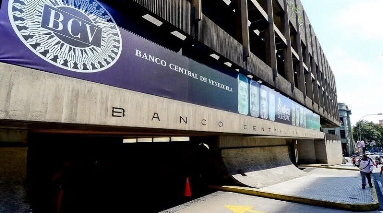 Dólar se cotiza en Bs. 185,39 y el euro en Bs. 217,64