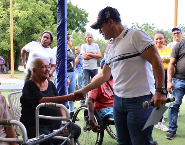 Circuito de abuelos de la parroquia Juan José Flores participaron en los III Juegos Deportivos Nacionales Comunales 2025