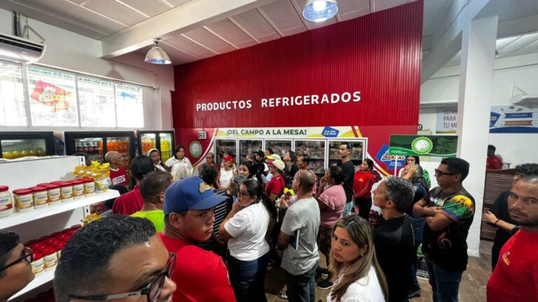 Gobierno reactivó 43 establecimientos Pdval