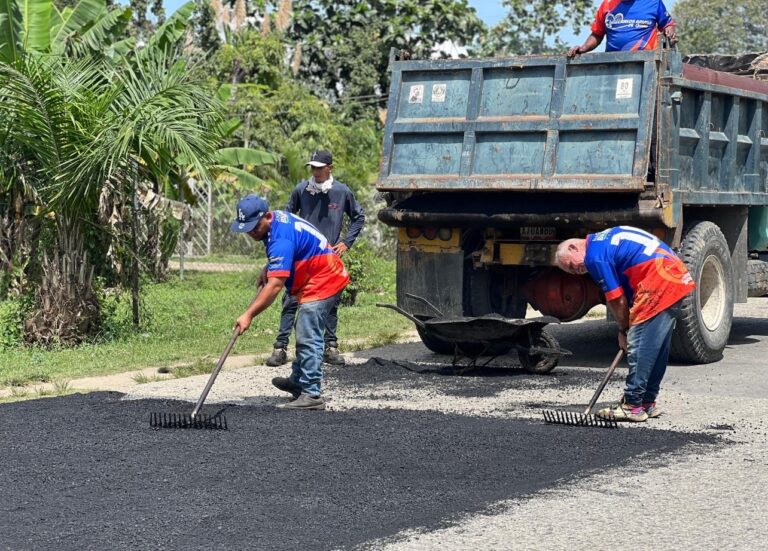 Gobierno de Carabobo avanza con trabajos de bacheo y asfaltado en Carretera Nacional Güigüe -Valencia