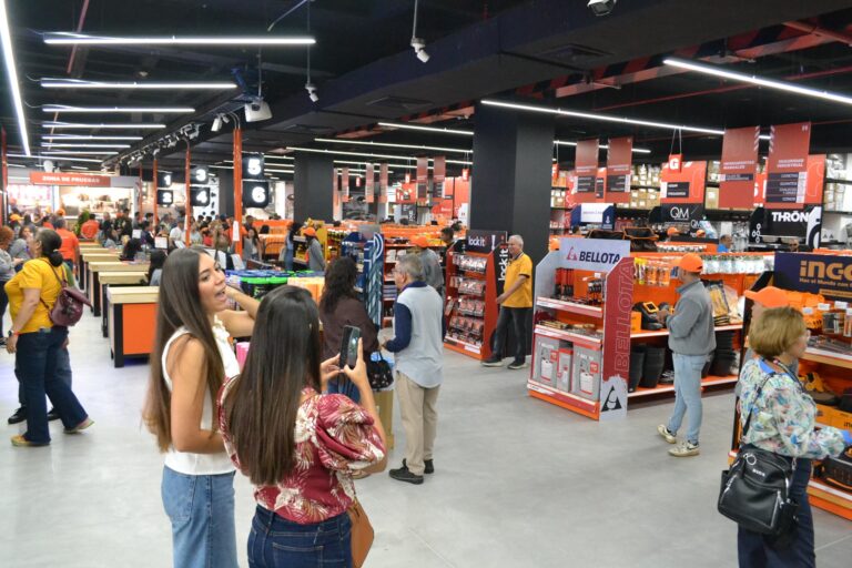 Iso Home abrió su nueva sede en el municipio Valencia