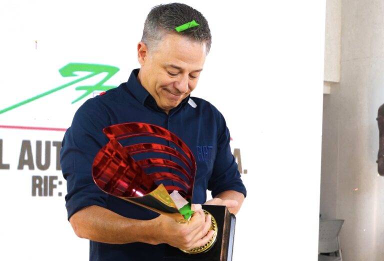 Ital Autos Valencia rinde homenaje Helder Rivero, considerado uno de sus líderes