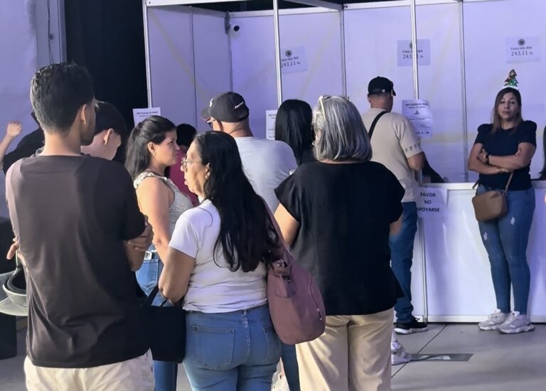«El Ofertazo» congregó más de 12.500 personas en su edición de Black Friday en la Carpa Luna de Mañongo