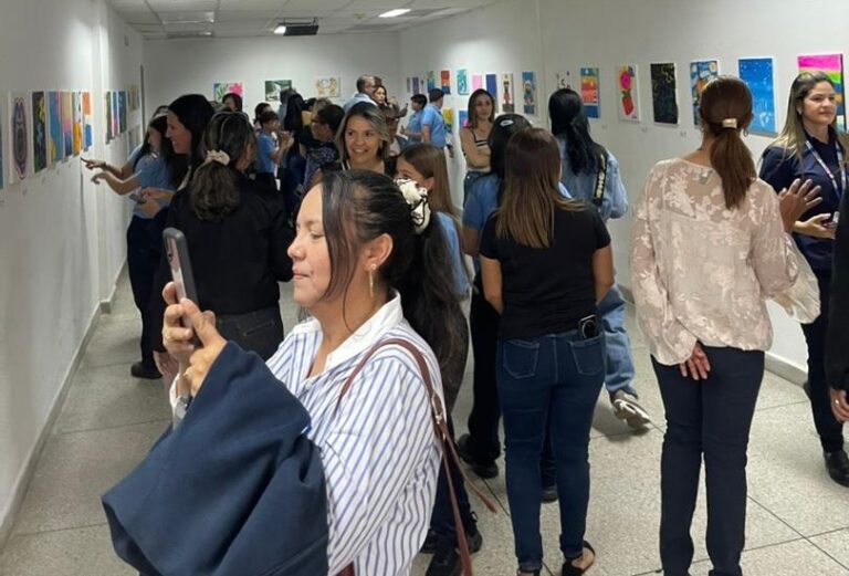 Con más de 40 trabajos se inauguró Expo IDEA en la Galería Luisa Palacios de la UC