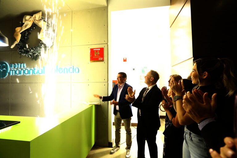 Hotel Manantial dio la bienvenida a la Navidad con una grata sorpresa