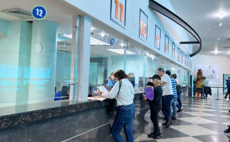 Alcalde León Jurado Laurentín concede rebaja del 50% en impuestos urbanos y de vehículos a contribuyentes solventes