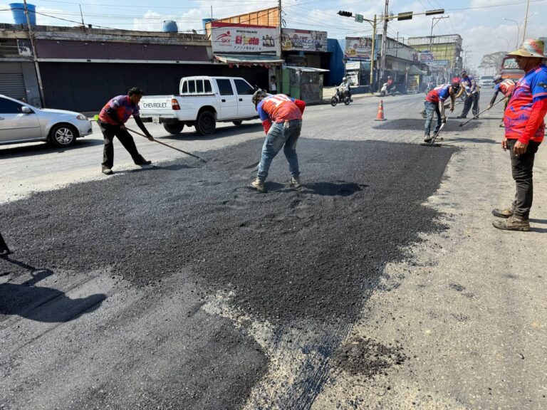 Alcaldesa Dina Castillo recuperó intersección de la Av. Lisandro Alvarado con la Av. Michelena