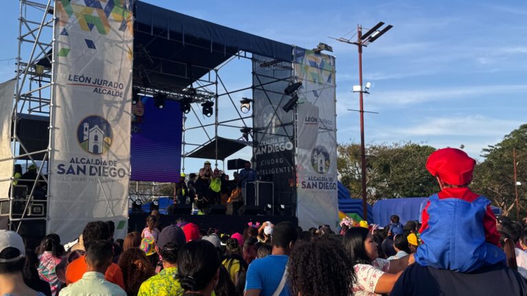 El alcalde León Jurado Laurentín invita a los carabobeños a disfrutar de los Carnavales Turísticos Playeros 2026