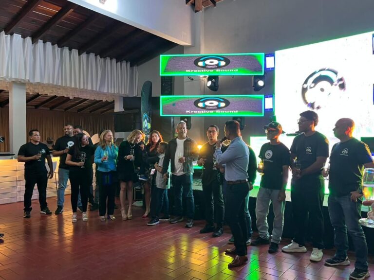 Kreative Sound celebra una década de éxitos y anuncia nuevo plan de financiamiento en evento especial
