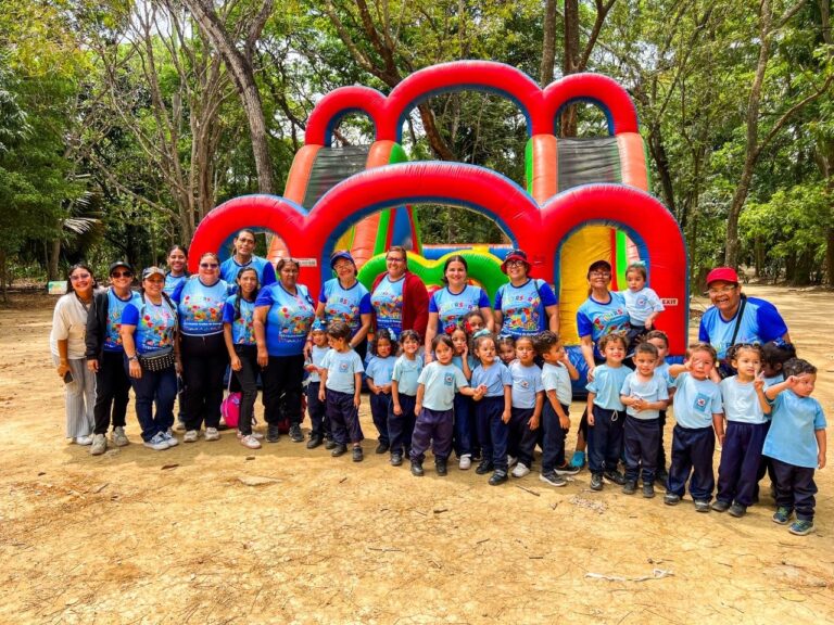 C.E.I. Teotiste Arocha de Gallegos celebró 50 años de su fundación en Naguanagua