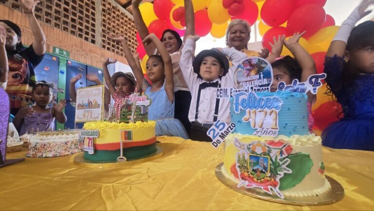 Niños y niñas del C.E.I.M “Ezequiel Zamora” cantaron el 471 cumpleaños a Valencia