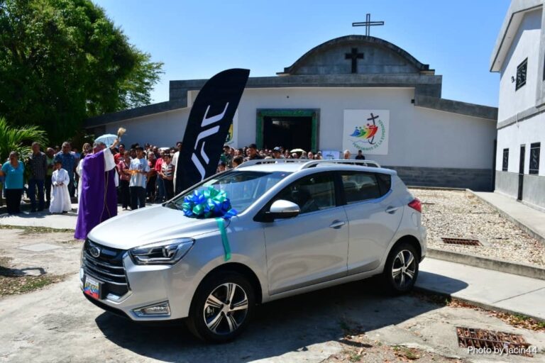 La Parroquia San Juan Bosco de Valencia hizo lanzamiento de Bono, a beneficio de la culminación del templo parroquial