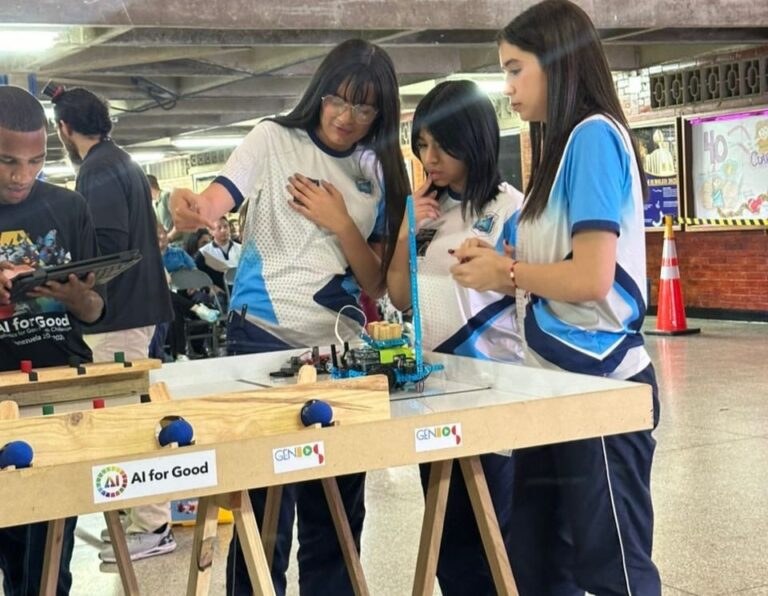 24 equipos participaron en competencia nacional de Robótica organizada por Genios Consultoría