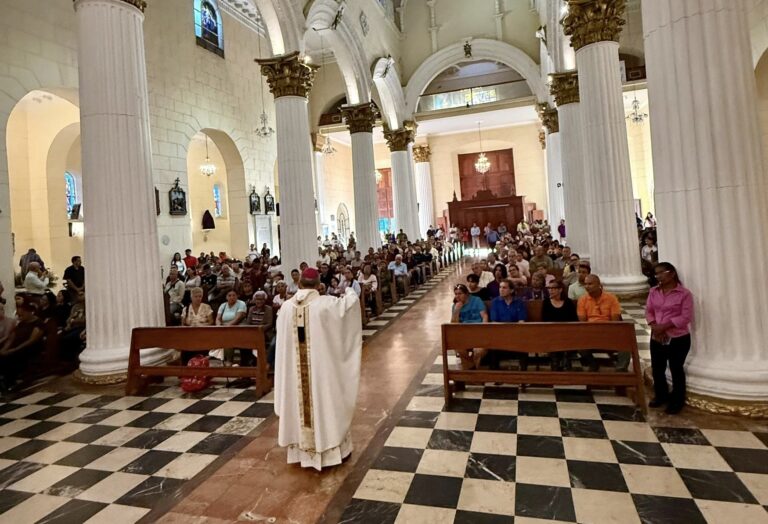 «Hagan Esto en Memoria  Mía” Jueves Santo: Cena del Señor