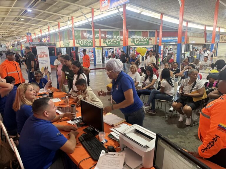 Alcaldía celebró 26 Aniversario de la LOPNNA con mega jornada de atención en el Big Low