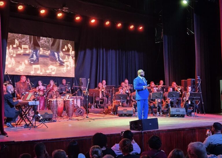 El público vibró y disfrutó al son de la salsa con The Big Band Theory y Marcial Istúriz