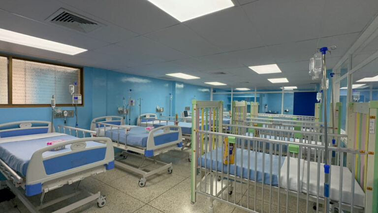 Gobernador Lacava entregó rehabilitado y equipado Hospital Pediátrico Dr. Jorge Lizarraga de la CHET