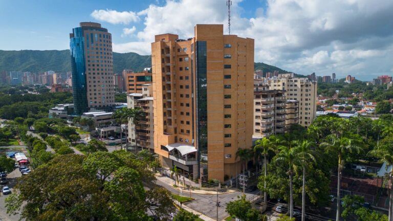 Cristal Park Hotel celebra una década como aliado estratégico para el éxito corporativo en Carabobo