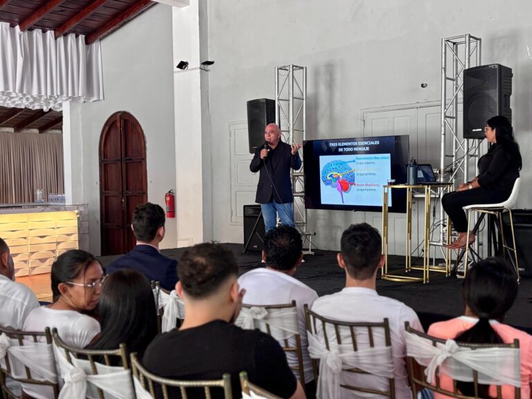 Dictan taller de Oratoria en Valencia de la mano del politólogo Julio Itriago