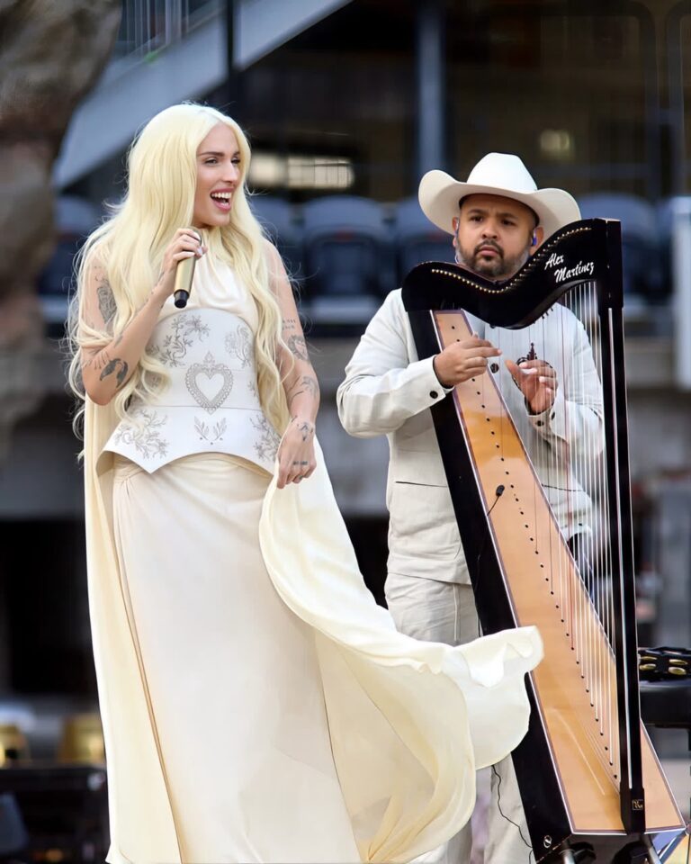Arpamartínez impulsa el arpa venezolana junto a Elena Rose en la gira de Karol G