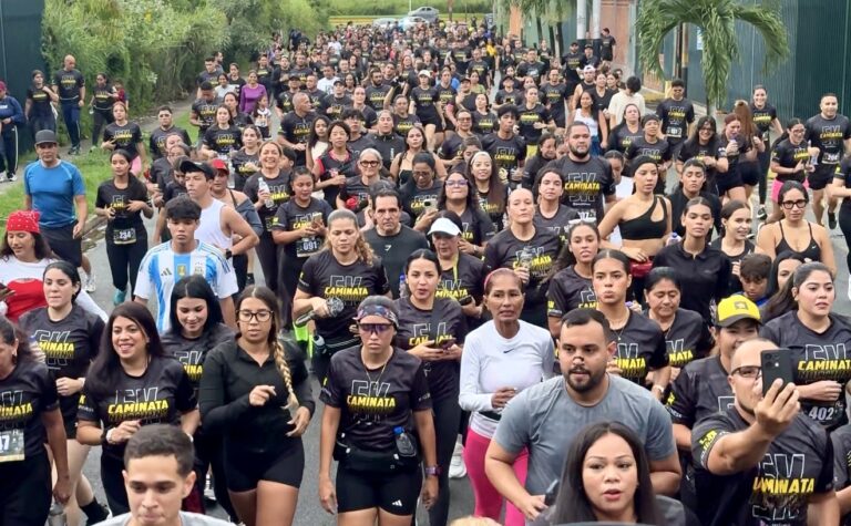 Reto 365 Fitness celebró su segundo aniversario con exitosa Caminata Nocturna 5K en San Diego