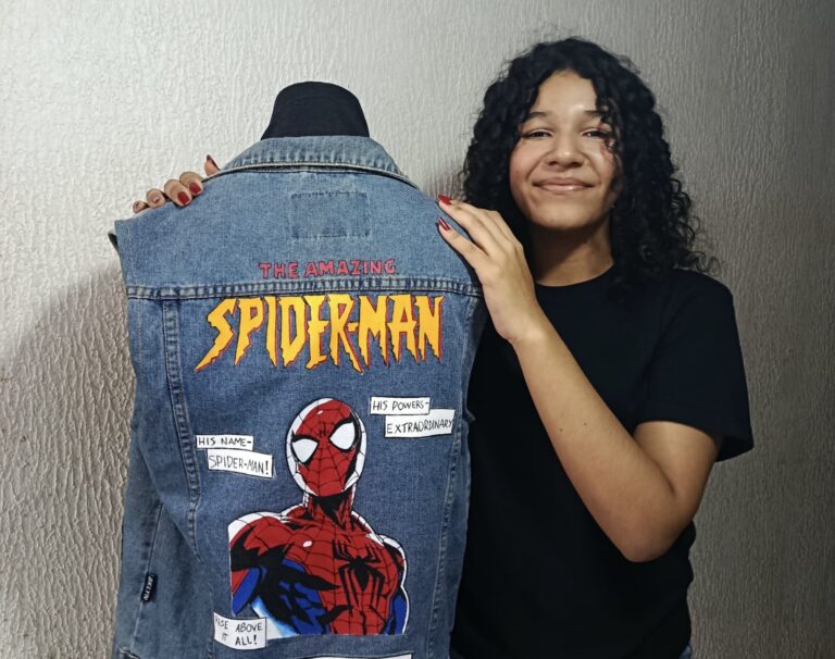 Ana Valeria transforma el arte en inspiración para niños y amantes del Hombre Araña