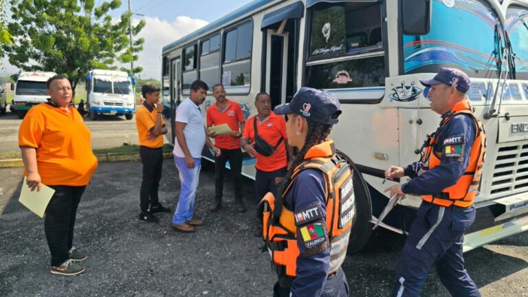 IAMTT continúa revisión de unidades de transporte público en Valencia